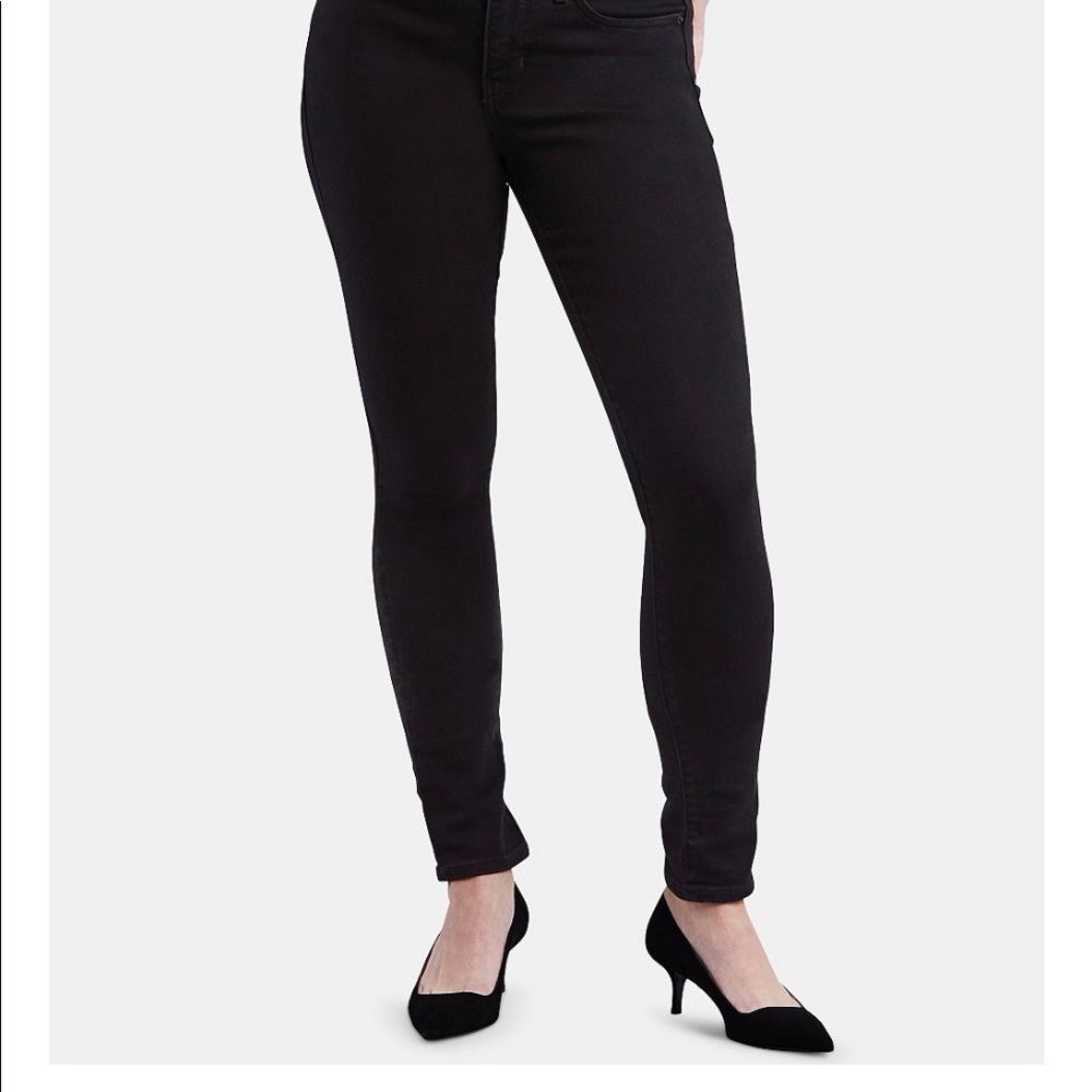 🔥NWOT Levi’s black skinny jeans🔥